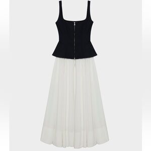 Chic Black and White Sleeveless Dress